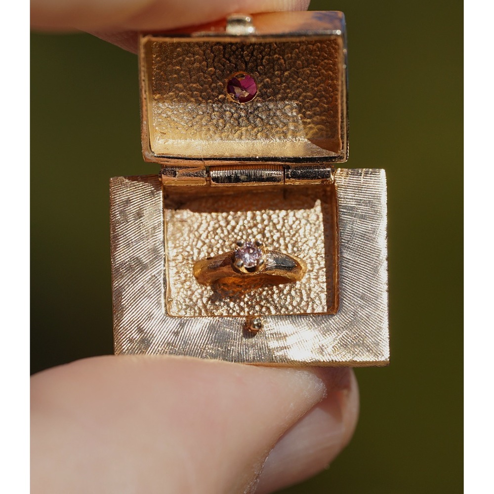 Vintage 14k Solid Yellow Gold Man Made Ruby Engagement Ring Box Pendant Charm - Picture 8 of 14